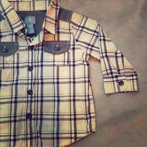 Gap button down shirt